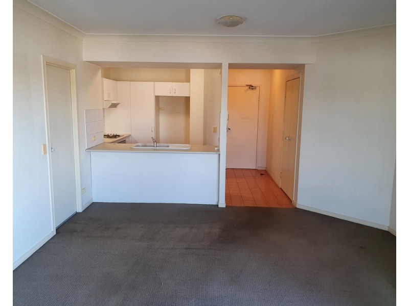 12 Spendelove Avenue, Southport QLD 4215