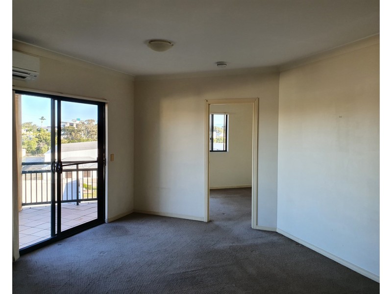 12 Spendelove Avenue, Southport QLD 4215