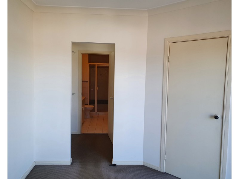 12 Spendelove Avenue, Southport QLD 4215