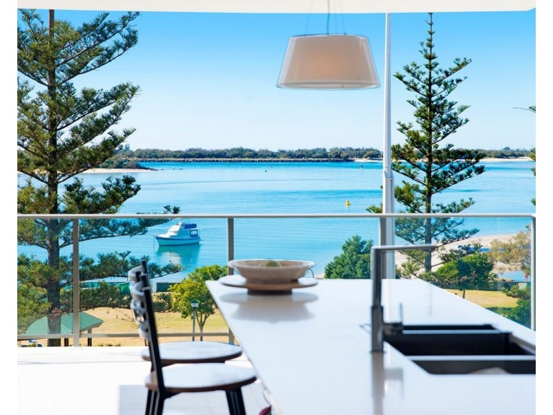 403/378 Marine Parade, Labrador QLD 4215