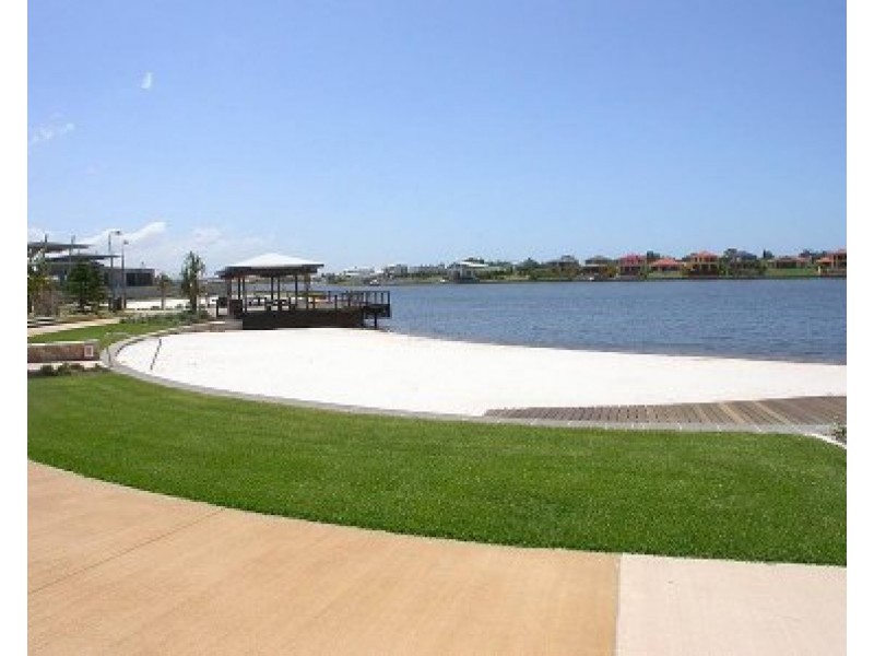 18/1 Grenada Way, Kawana Island QLD 4575