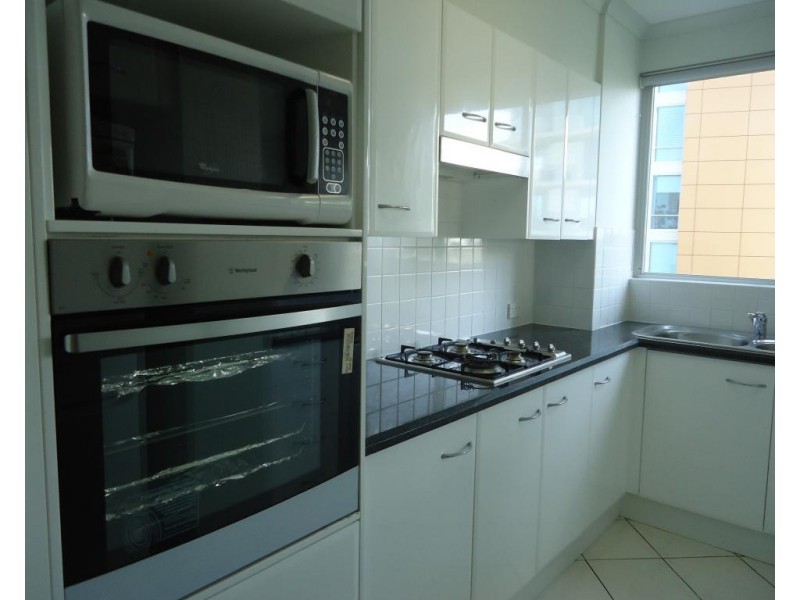 30/15-21 Breaker Street, Main Beach QLD 4217