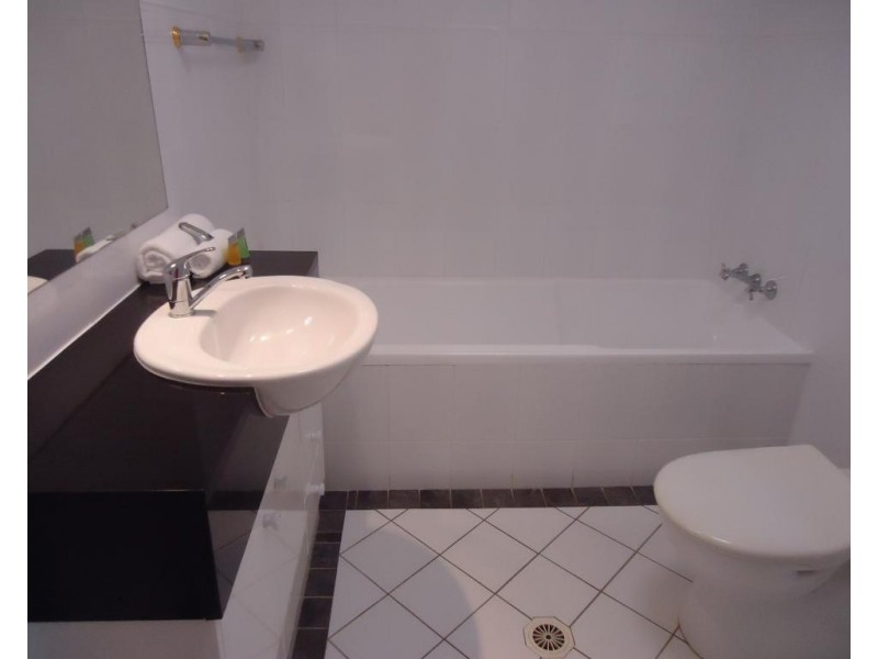 30/15-21 Breaker Street, Main Beach QLD 4217