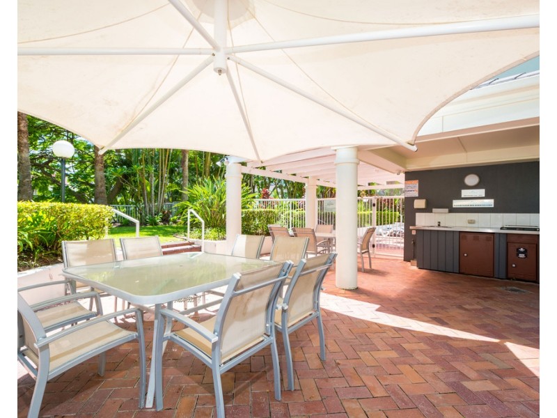 30/15-21 Breaker Street, Main Beach QLD 4217