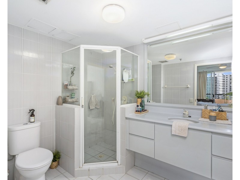 29/3 Tedder Avenue, Main Beach QLD 4217