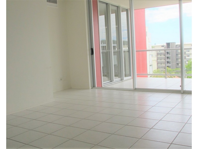 CF2141 / 27 Station Road, Indooroopilly QLD 4068