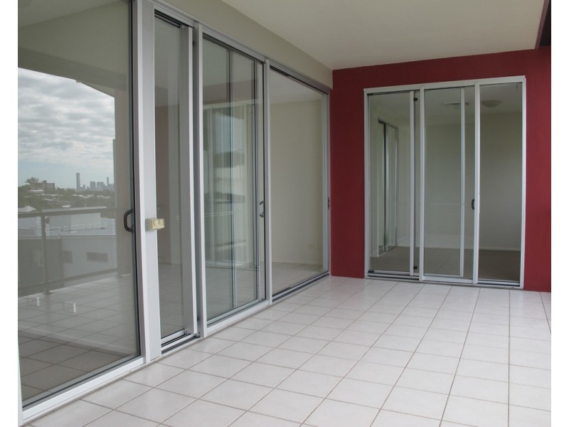 CF2141 / 27 Station Road, Indooroopilly QLD 4068