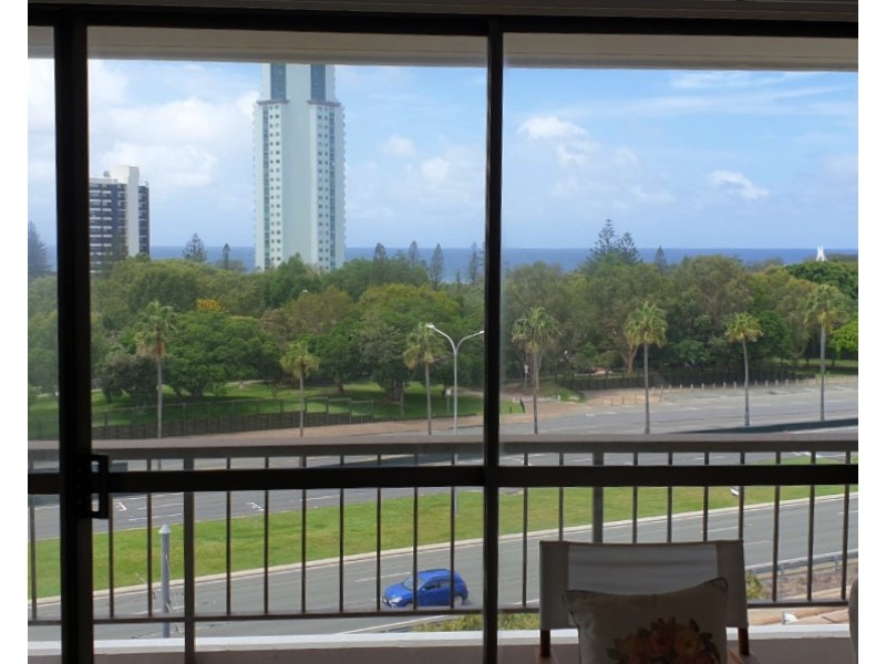 24/18 Commodore Dr, Surfers Paradise QLD 4217