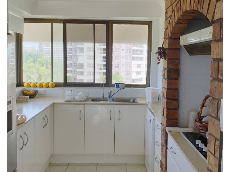 24/18 Commodore Dr, Surfers Paradise QLD 4217
