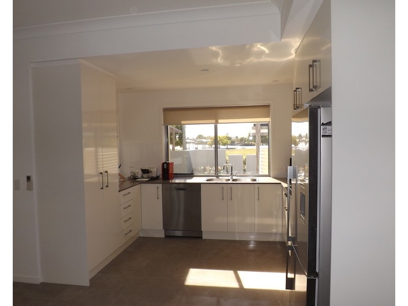4/46 Regatta Blvd, Birtinya QLD 4575