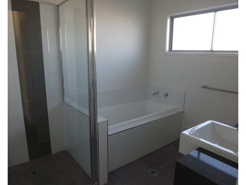 4/46 Regatta Blvd, Birtinya QLD 4575