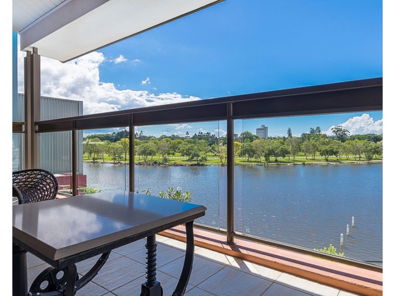 3014 The Boulevarde, Carrara QLD 4211