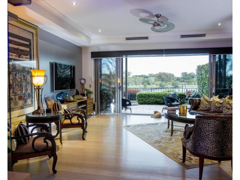 3014 The Boulevarde, Carrara QLD 4211