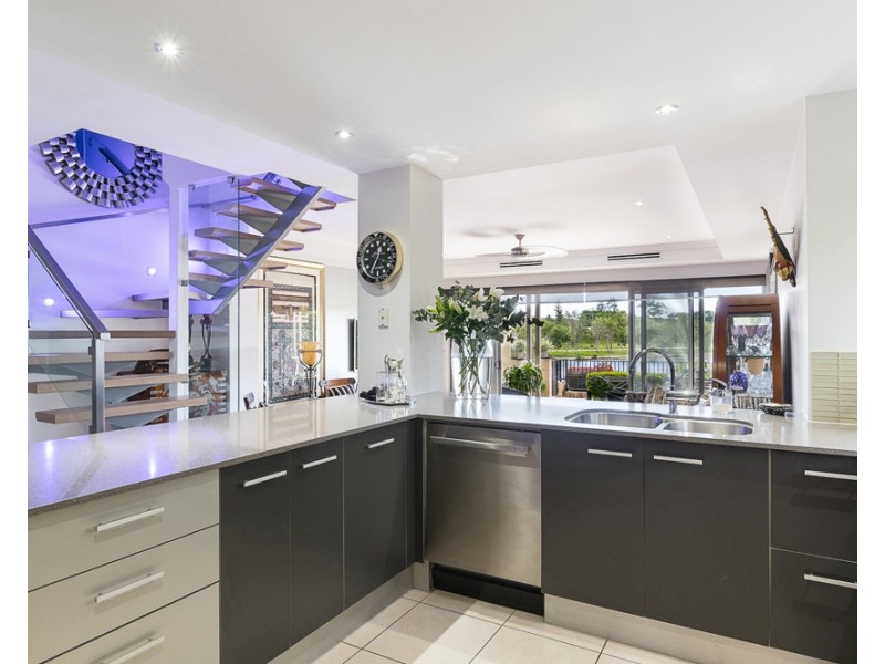 3014 The Boulevarde, Carrara QLD 4211