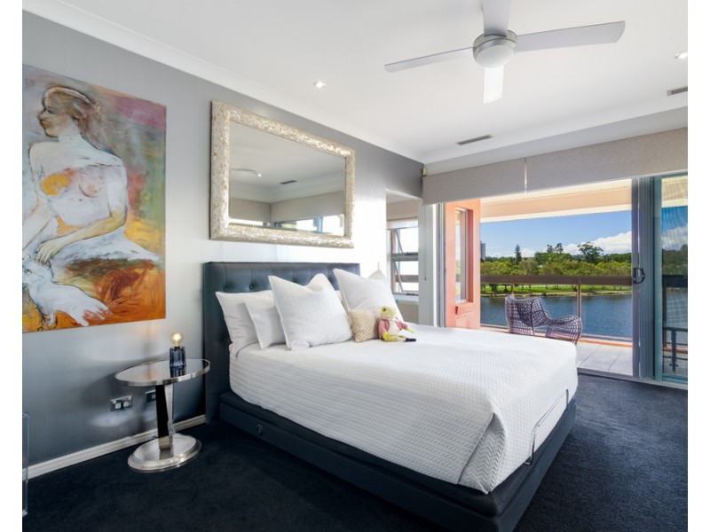 3014 The Boulevarde, Carrara QLD 4211