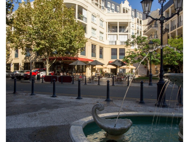 3014 The Boulevarde, Carrara QLD 4211