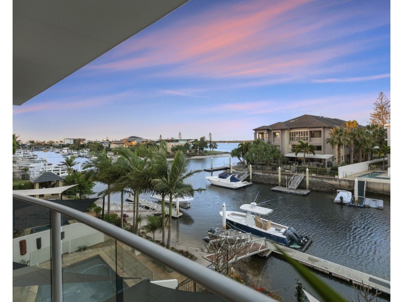 4/23-25 Madang Street, Runaway Bay QLD 4216