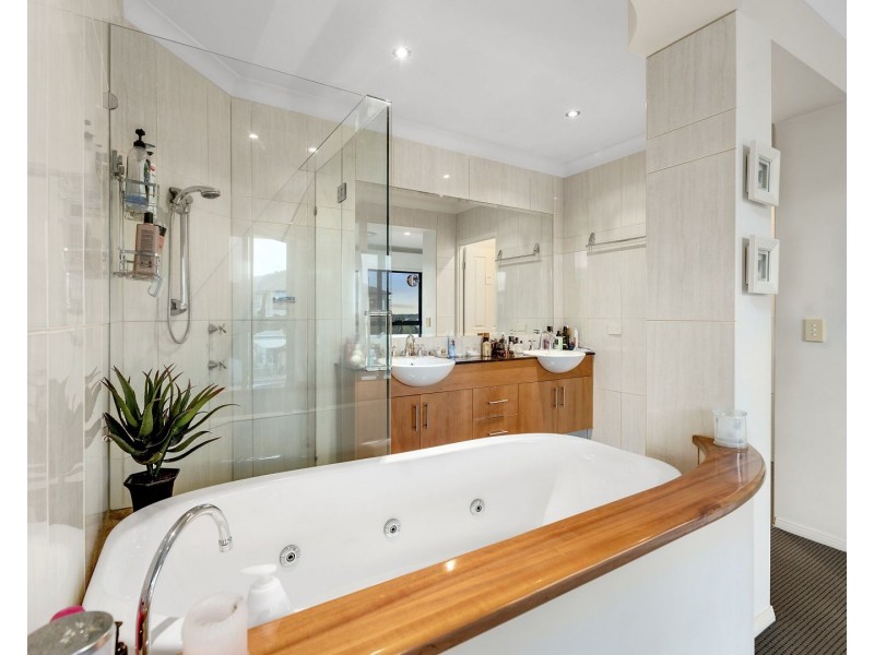 4/23-25 Madang Street, Runaway Bay QLD 4216