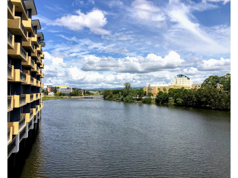 141/25 Lake Orr Drive, Robina QLD 4226