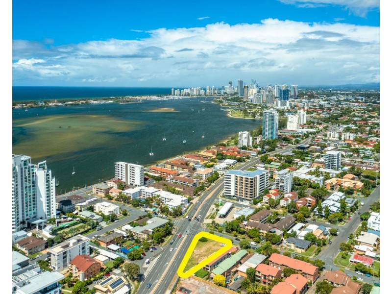 126 Frank Street, Labrador QLD 4215