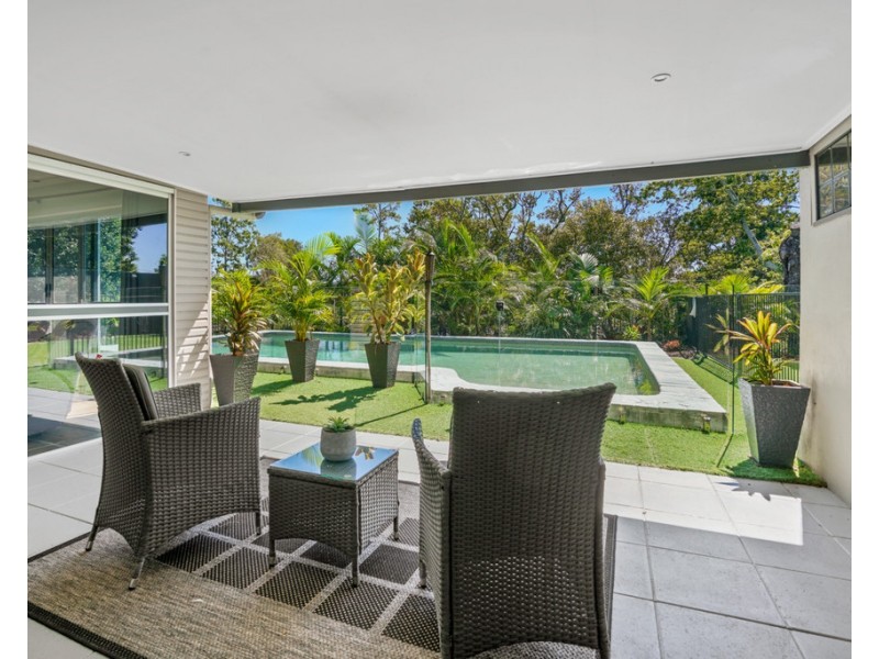 17 Perry Place, Biggera Waters QLD 4216