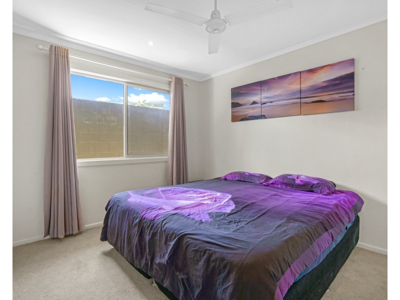 17 Perry Place, Biggera Waters QLD 4216