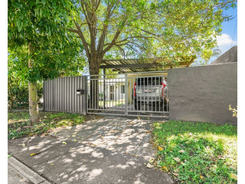 17 Perry Place, Biggera Waters QLD 4216