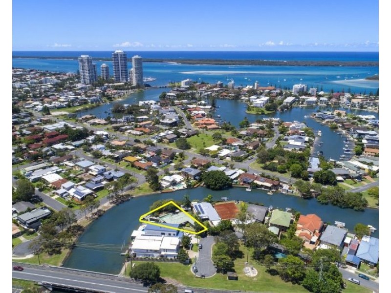 17 Perry Place, Biggera Waters QLD 4216