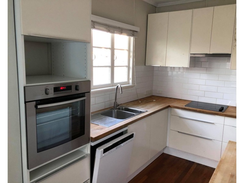 18 Perkin St, Upper Mount Gravatt QLD 4122