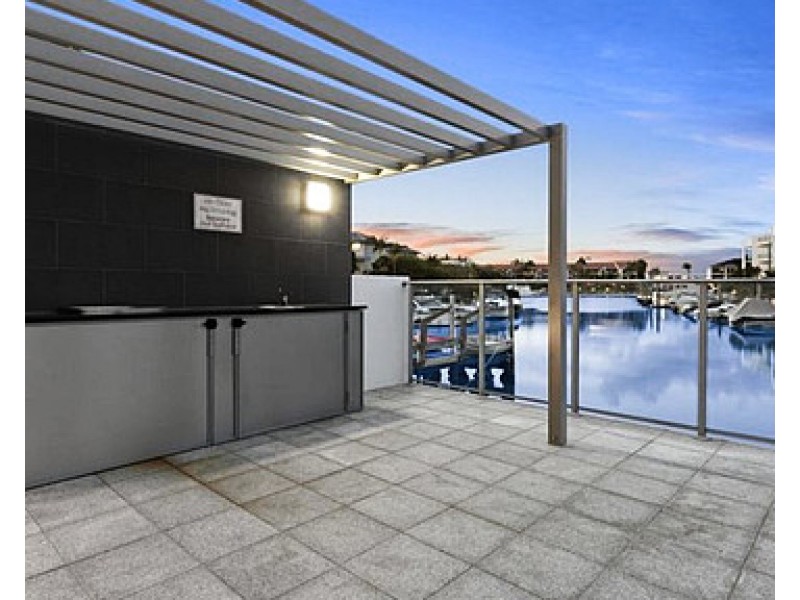 33-37 MADANG, Runaway Bay QLD 4216