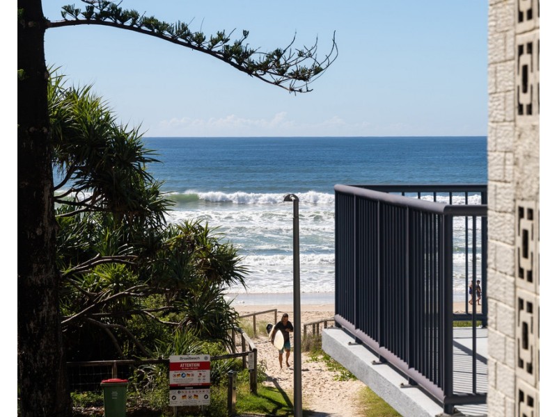 4/17 Broadbeach blvd, Broadbeach QLD 4218