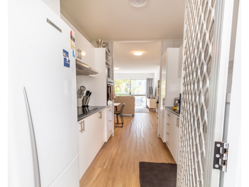 4/17 Broadbeach blvd, Broadbeach QLD 4218