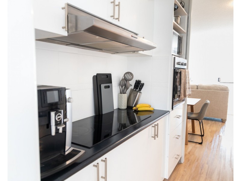 4/17 Broadbeach blvd, Broadbeach QLD 4218