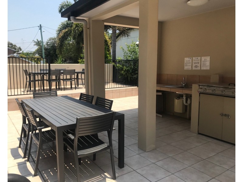 2/3 Tate Street, Southport QLD 4215