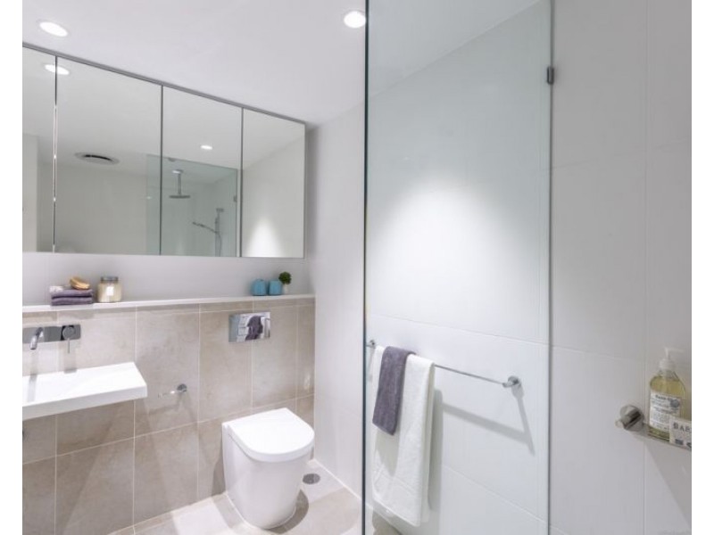 203/3 Northcliffe Terrace, Surfers Paradise QLD 4217