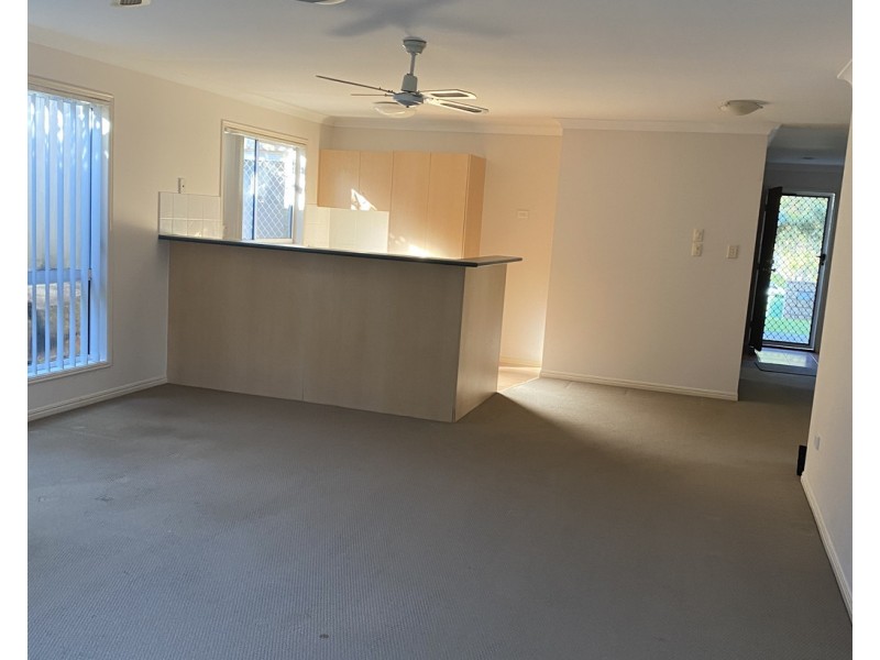 2/10 Geoff Walter Drive, Molendinar QLD 4214