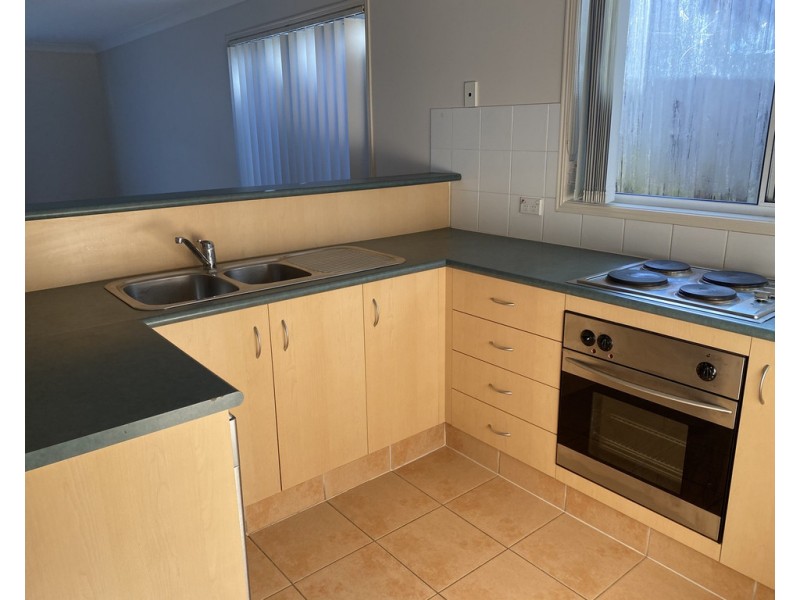 2/10 Geoff Walter Drive, Molendinar QLD 4214