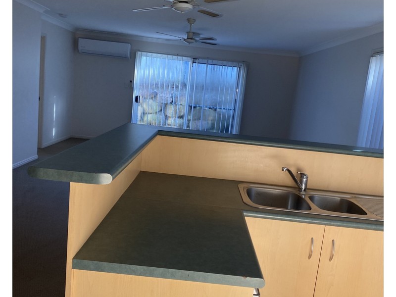 2/10 Geoff Walter Drive, Molendinar QLD 4214
