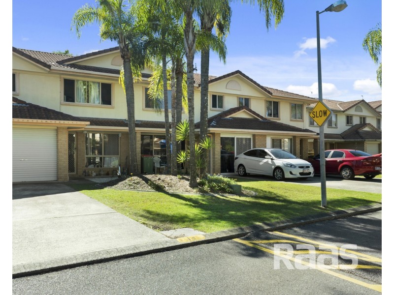 42/21 Usher Avenue, Labrador QLD 4215
