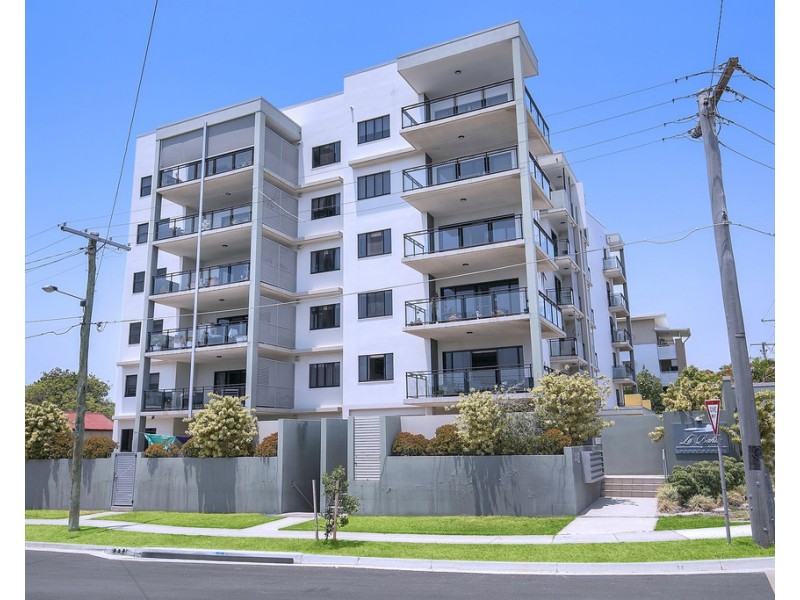 448 Oxley Avenue, Redcliffe QLD 4020