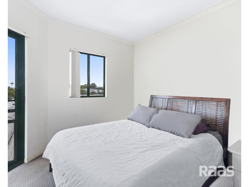 20/12 Spendelove Avenue, Southport QLD 4215
