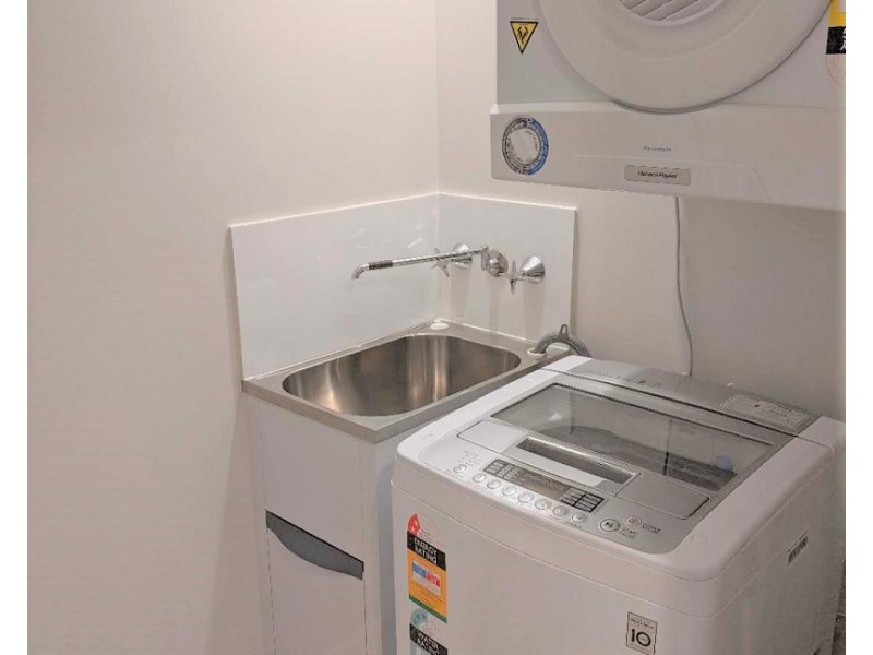 2/37D Harbour Road, Hamilton QLD 4007