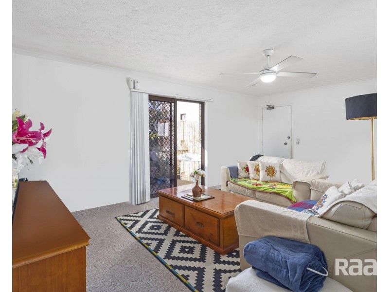 4/8 Baker Avenue, Labrador QLD 4215