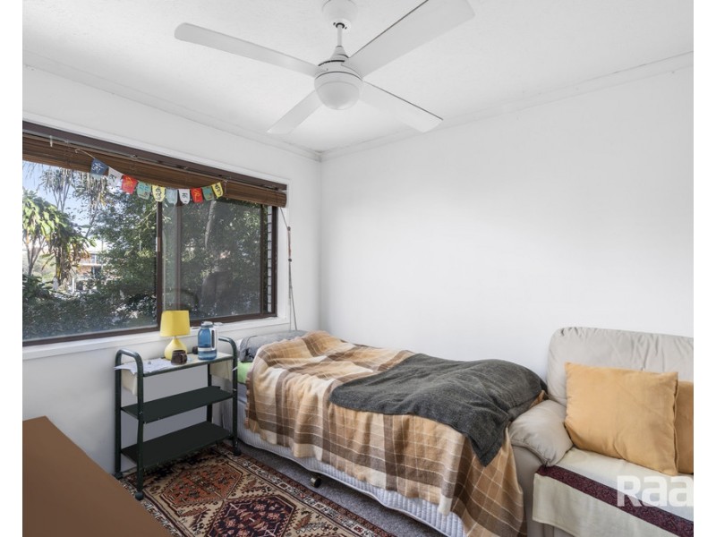 4/8 Baker Avenue, Labrador QLD 4215