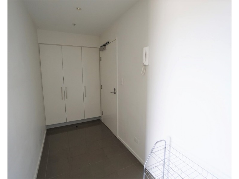 RENTED RENTED, Hamilton QLD 4007