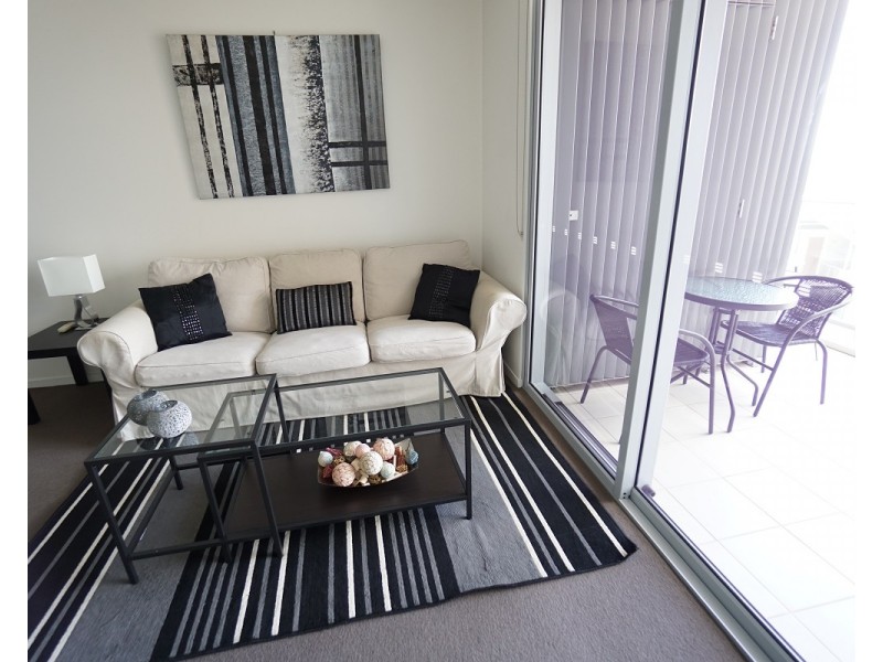 RENTED RENTED, Hamilton QLD 4007