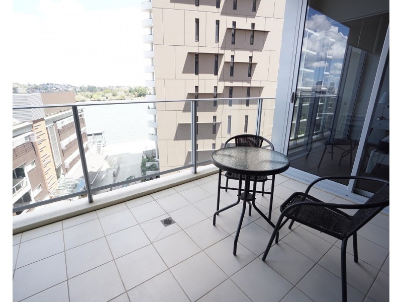 RENTED RENTED, Hamilton QLD 4007