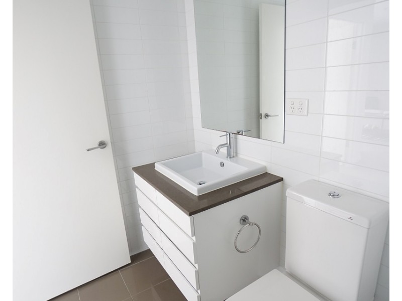 RENTED RENTED, Hamilton QLD 4007