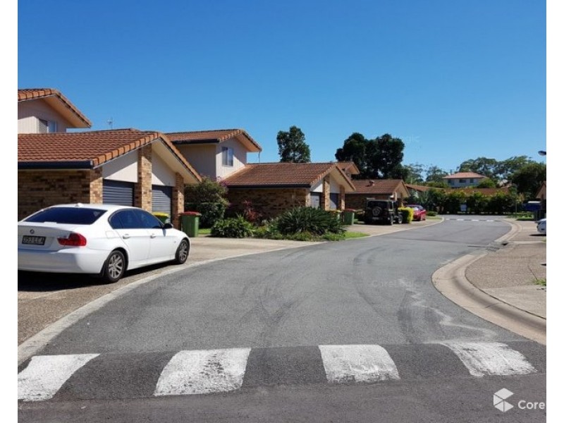 Townhouse @ 11 Waterford Court, Bundall QLD 4217