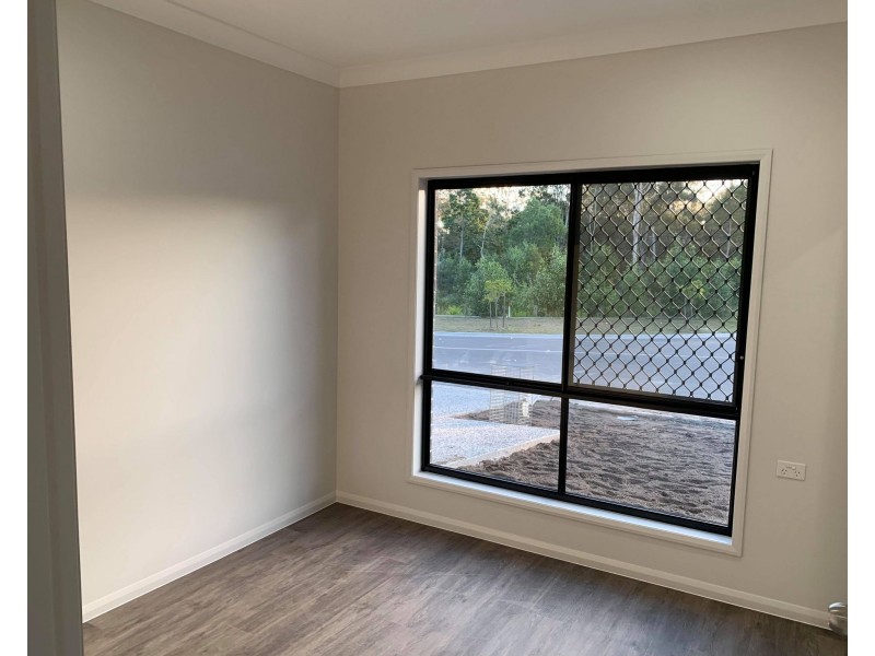 2A Farmer Place, Park Ridge QLD 4125